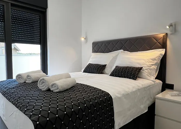 White Pearl Apartments - New