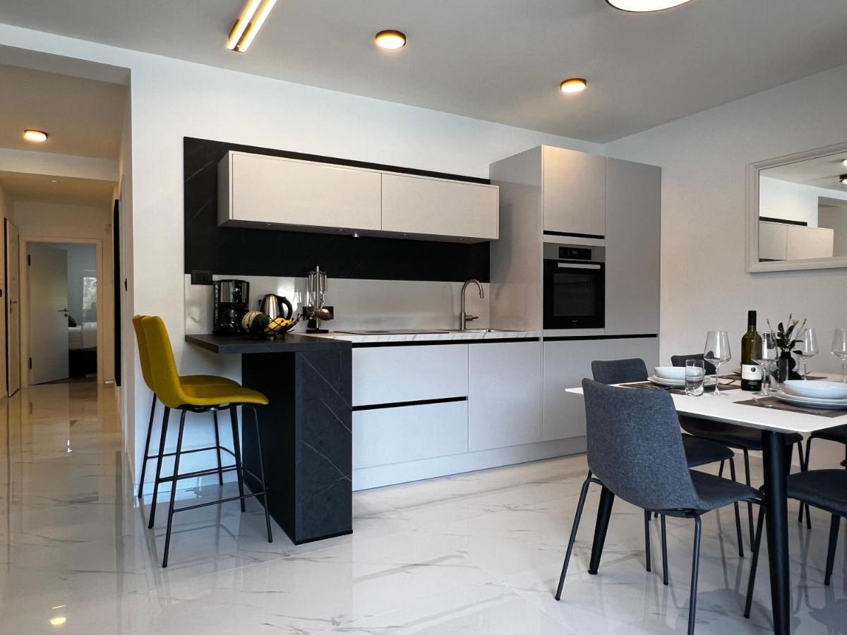 Apartment White Pearl - New Grebastica