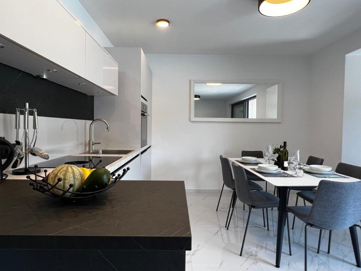 Apartment White Pearl - New Grebastica
